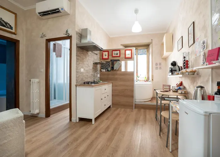 Betti House Vasca Idromassaggio Metro C Alessandrino - Colosseo E Trenino Laziali-termini -betti House *